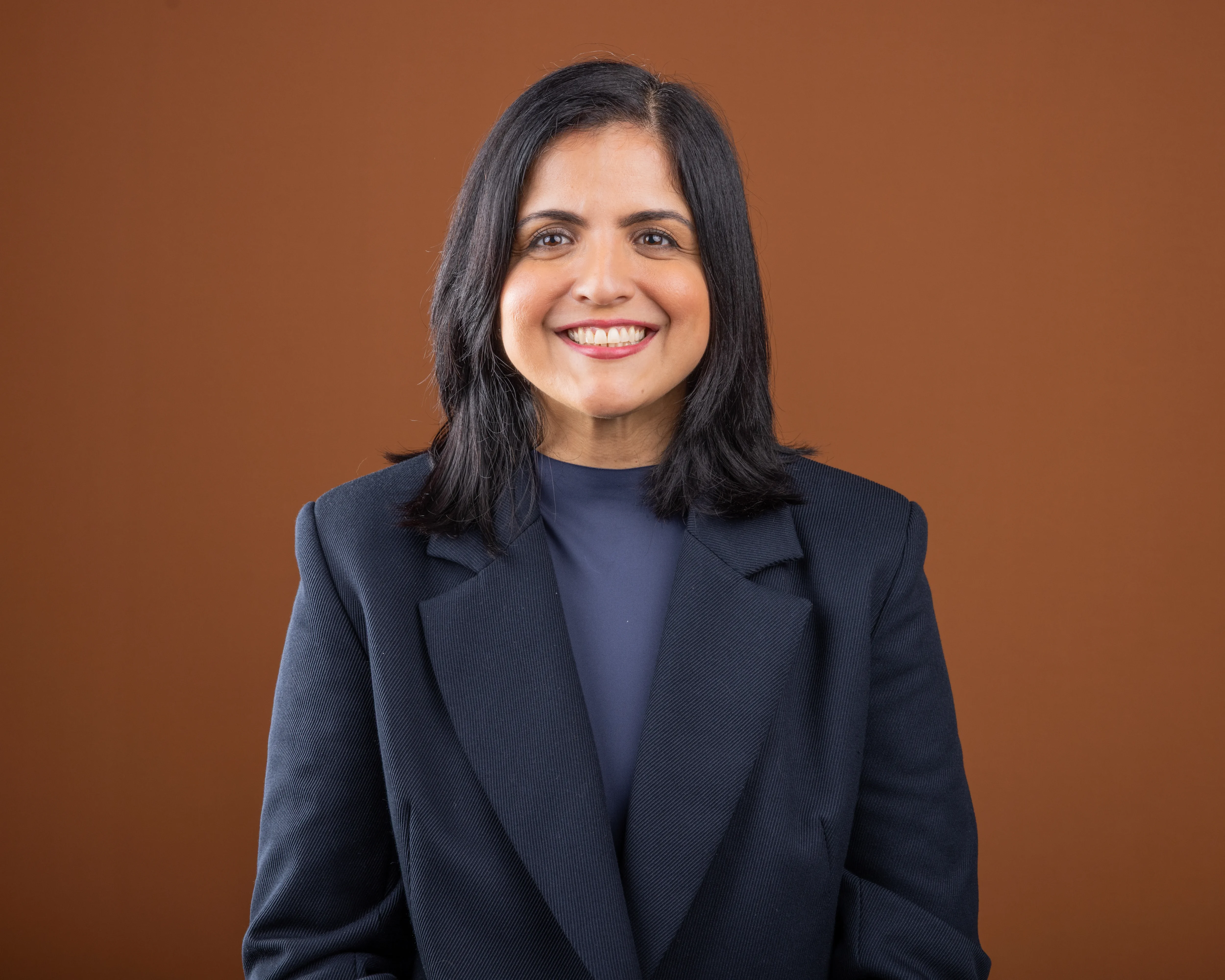 Headshot corporativo para perfil profesional en Santo Domingo