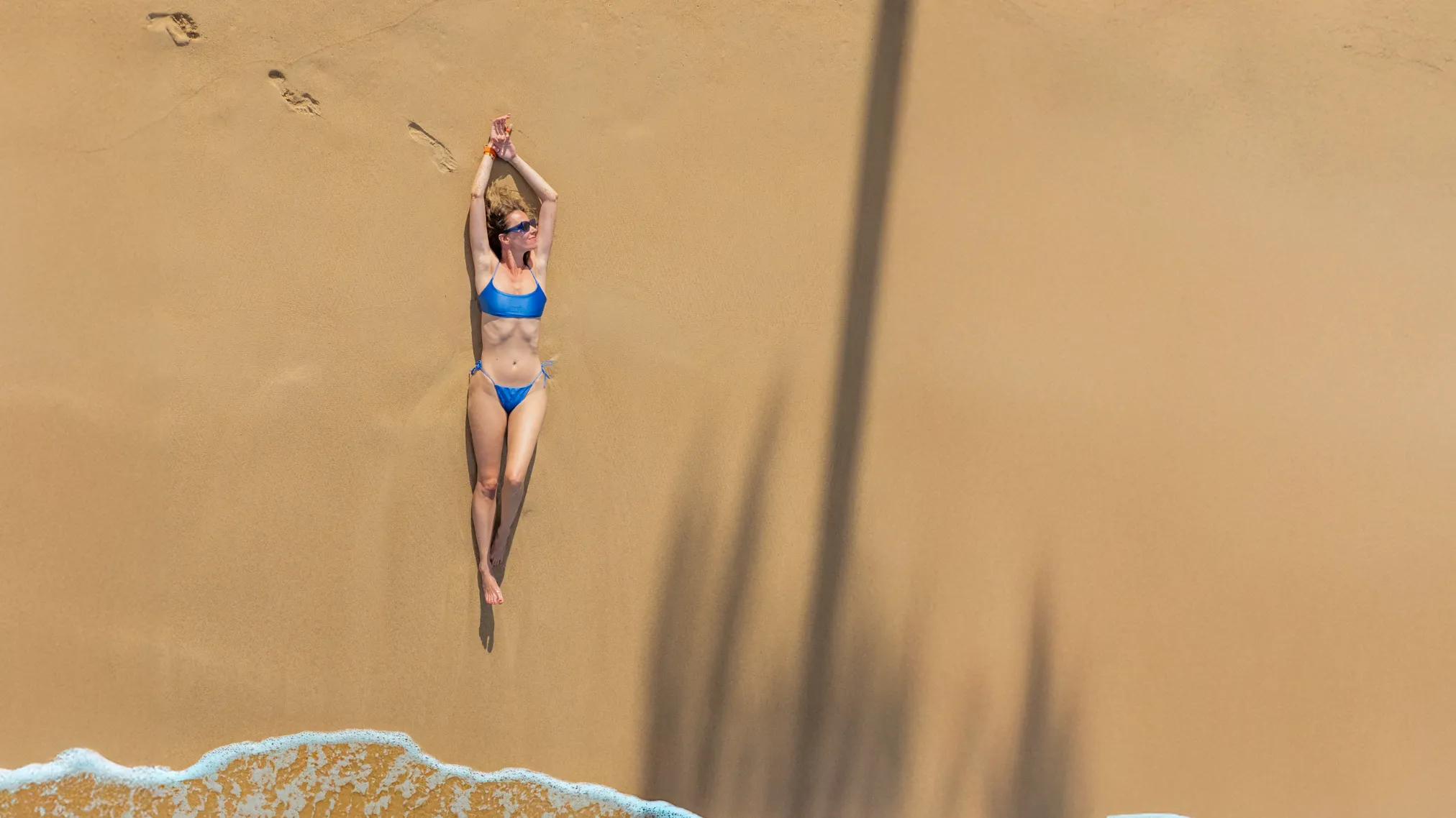 Couple beach photography by Punta Cana photographer