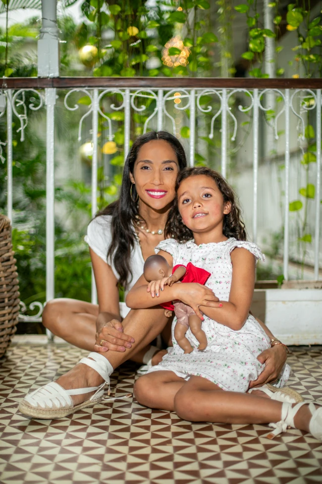 Creative photo session in the historic streets of Santo Domingo.