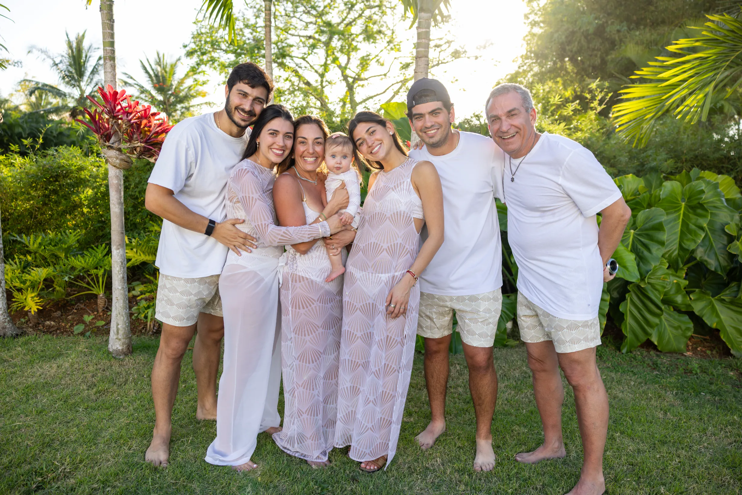 Fotógrafo de familia con luz natural en República Dominicana