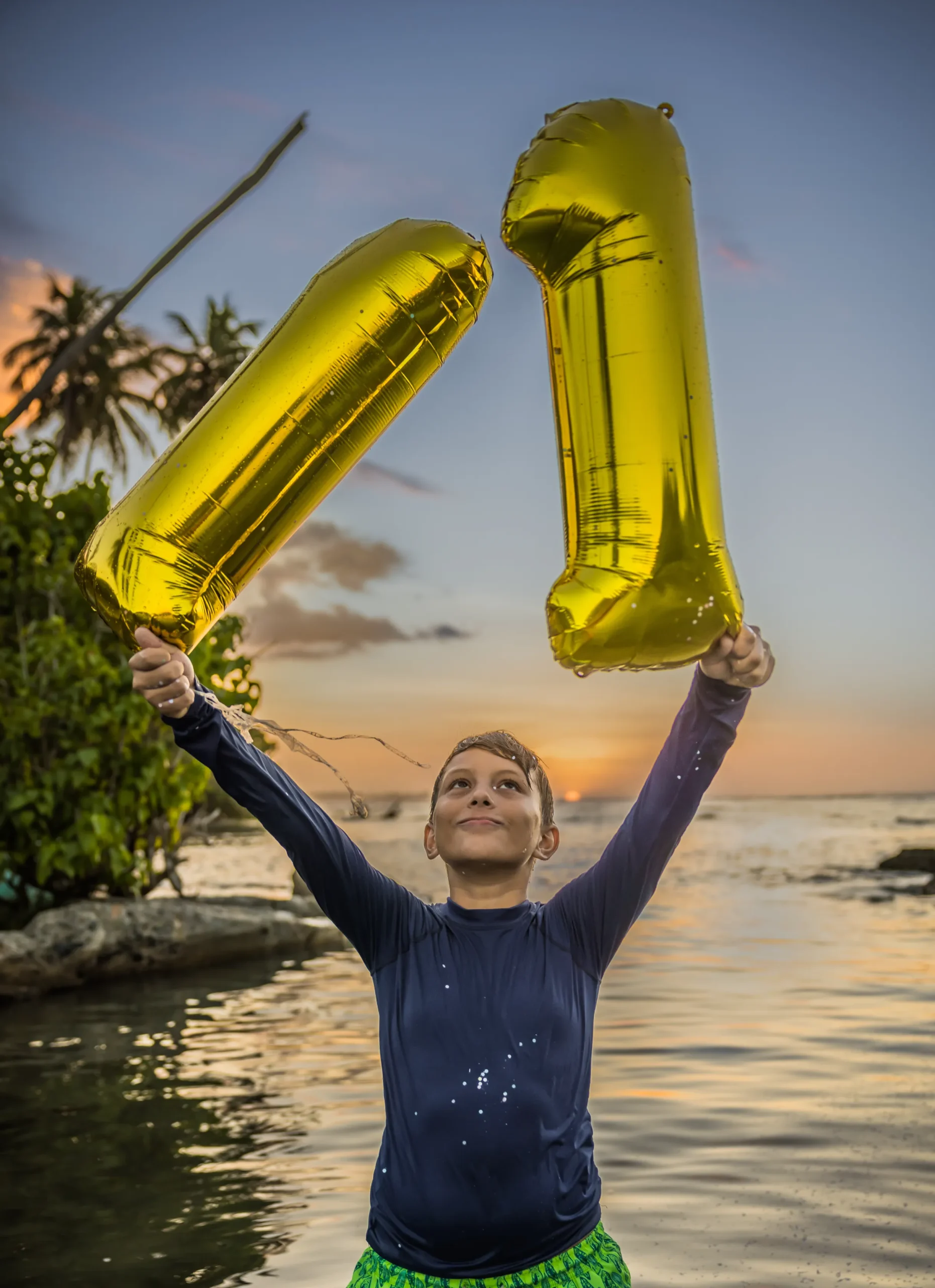 Sesión de fotos cumpleaños en la playa Santo Domingo al atardecer — fotógrafo de cumpleaños en Santo Domingo