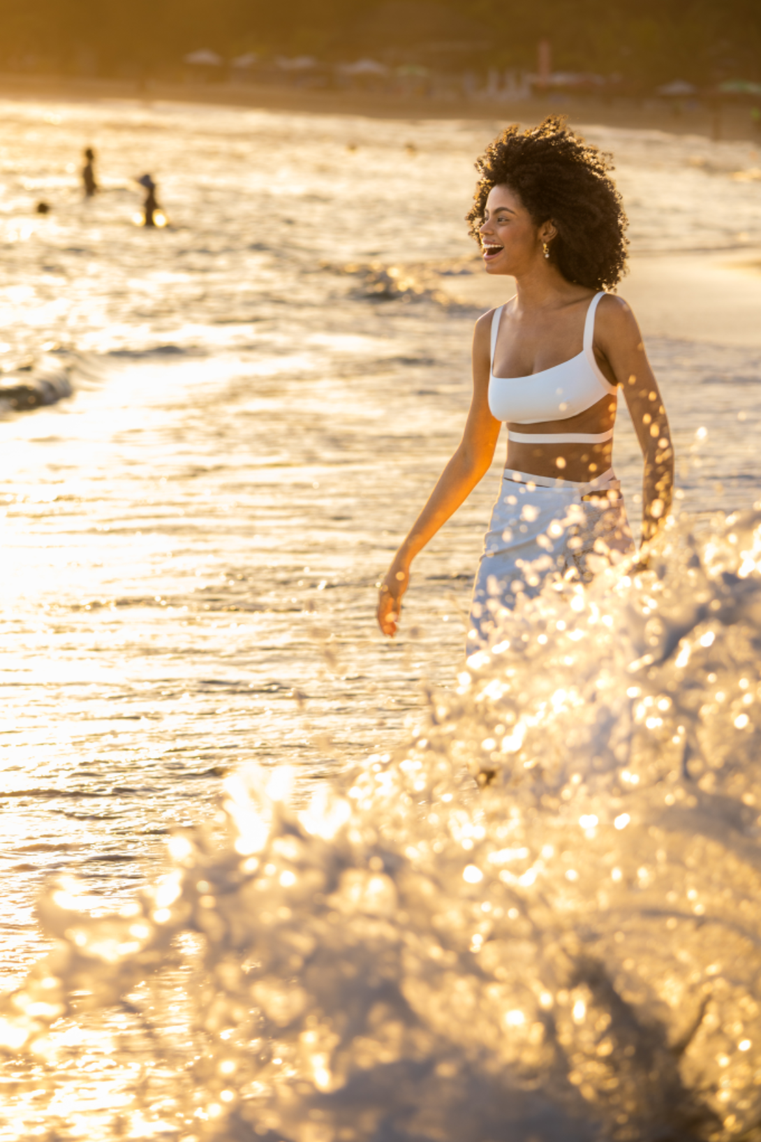 Sesión fotográfica en la playa con fotógrafo de moda en Santo Domingo, ¡captura tu estilo!
