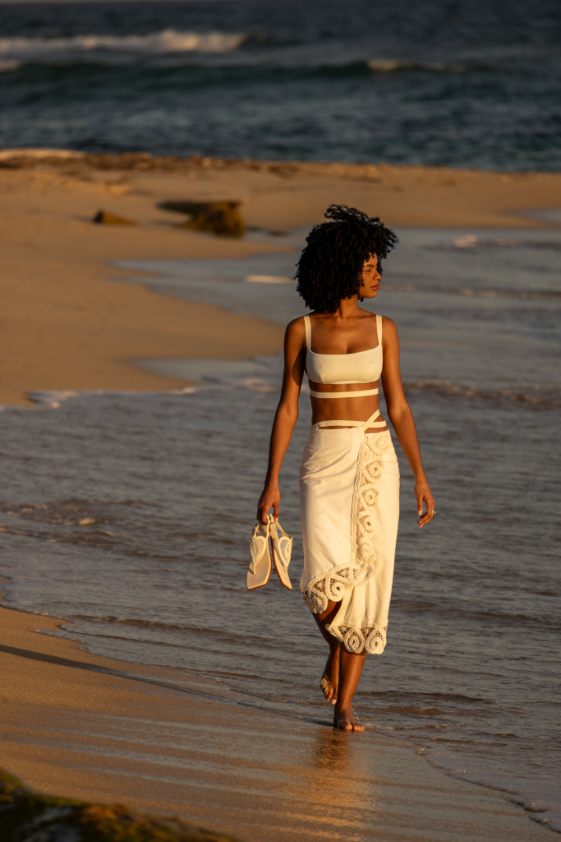 Sesión fotográfica de moda en la playa, en el corazón de Santo Domingo, República Dominicana.