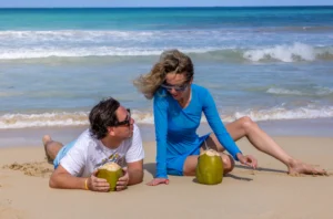 Sesión fotográfica romántica en la playa de Punta Cana pareja