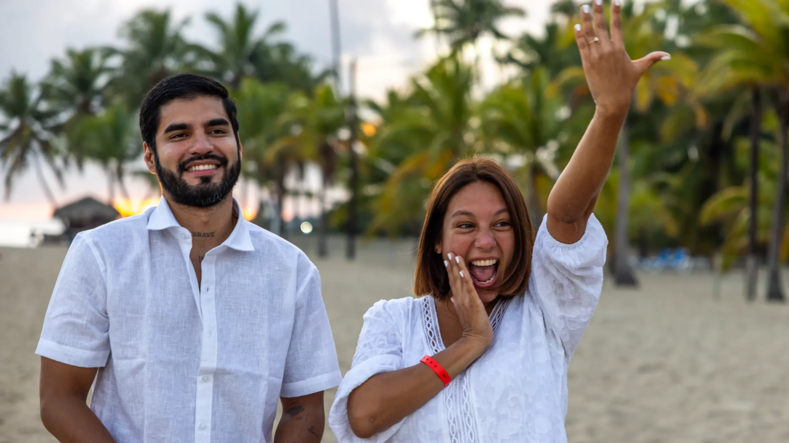 sesión de propuesta de matrimonio en la playa de Punta Cana con fotógrafo profesional