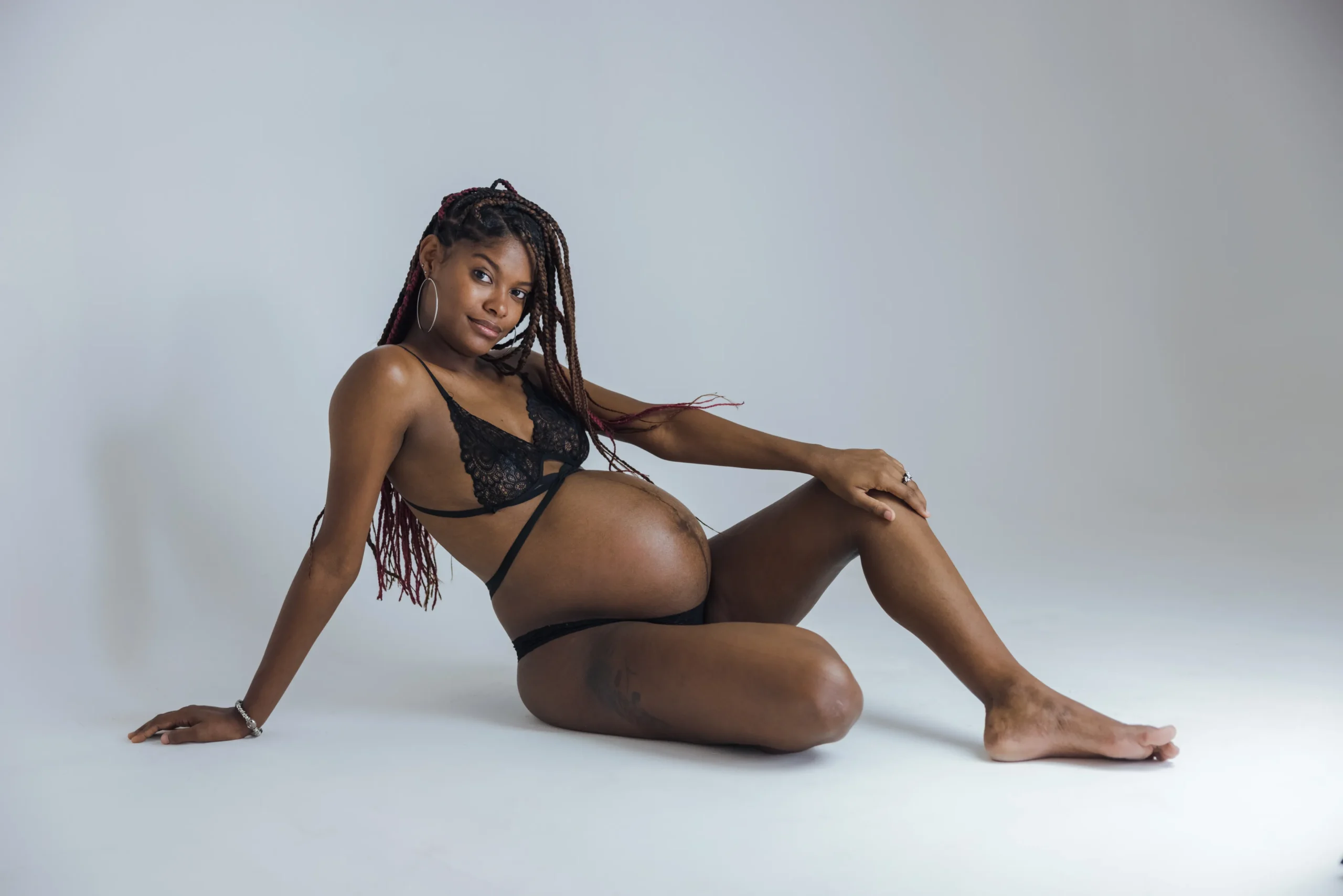 Sesión de fotos en estudio para mujer embarazada en Santo Domingo RD — Babula Shots